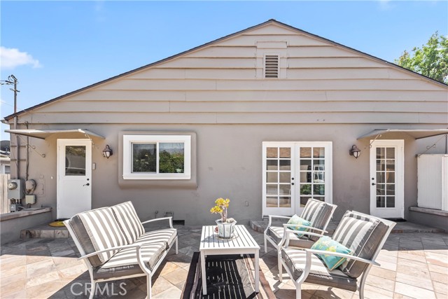 Detail Gallery Image 8 of 39 For 2205 Las Lunas St, Pasadena,  CA 91107 - 3 Beds | 2 Baths