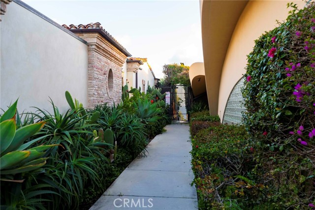 Detail Gallery Image 42 of 68 For 4601 Hampden Rd, Corona Del Mar,  CA 92625 - 3 Beds | 2 Baths