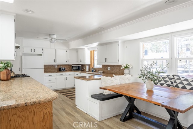 188 S Finch Drive, Big Bear Lake CA: https://media.crmls.org/medias/7d96bde3-e31a-4f70-a4e6-dd6dc6547ca2.jpg