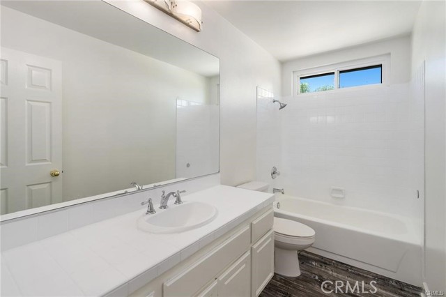 2169 Coalfax Court, Thousand Oaks CA: https://media.crmls.org/medias/7d9750be-b6f6-46a0-81d4-76e8a320f2b0.jpg
