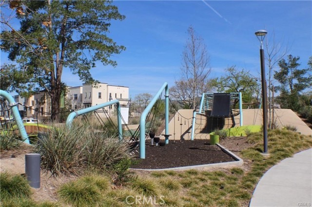 Detail Gallery Image 40 of 49 For 140 Paramount, Irvine,  CA 92618 - 3 Beds | 3/1 Baths