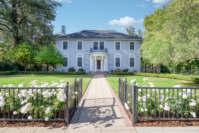 Detail Gallery Image 2 of 66 For 605 E Home Ave, Fresno,  CA 93728 - 5 Beds | 4/1 Baths