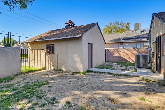 Detail Gallery Image 30 of 34 For 10314 Encino, Granada Hills,  CA 91344 - 4 Beds | 2 Baths