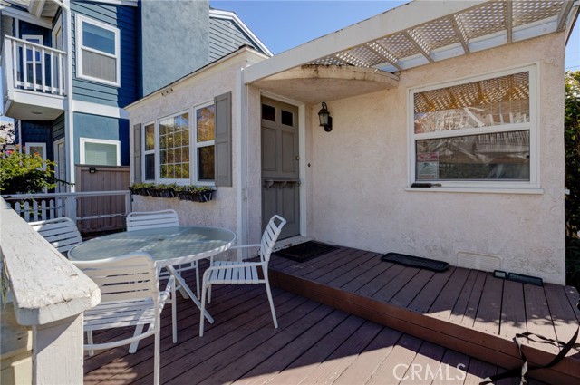 532 4th Street, Manhattan Beach, California 90266, 2 Bedrooms Bedrooms, ,1 BathroomBathrooms,Residential,Sold,4th,PV22020518