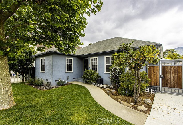 Detail Gallery Image 1 of 35 For 613 W Olive Ave, Monrovia,  CA 91016 - 2 Beds | 1 Baths