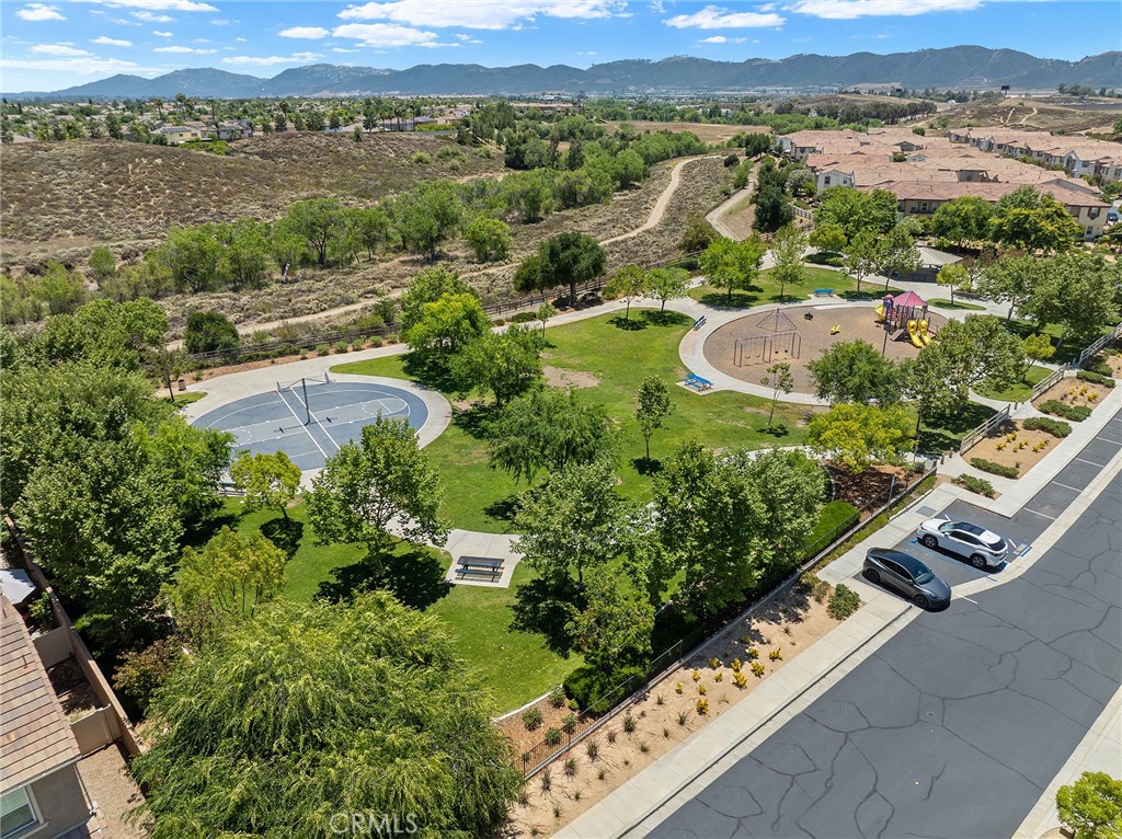 https://media.crmls.org/medias/7d9aca02-cdb9-4773-b403-3063e5ca1ca2.jpg?preset=X-Large