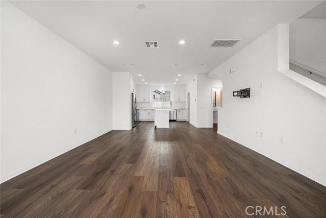 Detail Gallery Image 12 of 63 For 5860 Linden #8,  Long Beach,  CA 90805 - 3 Beds | 2/1 Baths