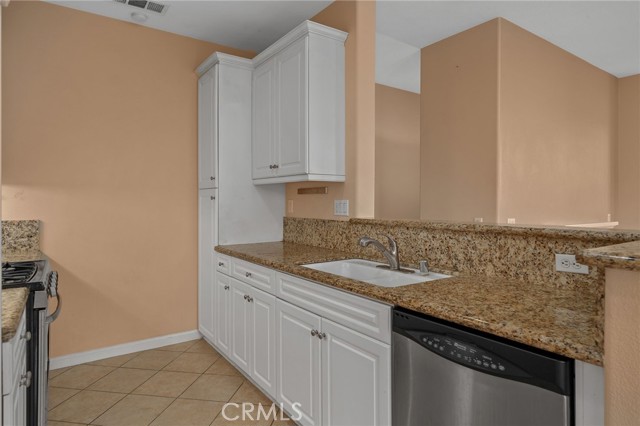 Detail Gallery Image 22 of 32 For 6274 Callisto Ln, Corona,  CA 91752 - 2 Beds | 2/1 Baths