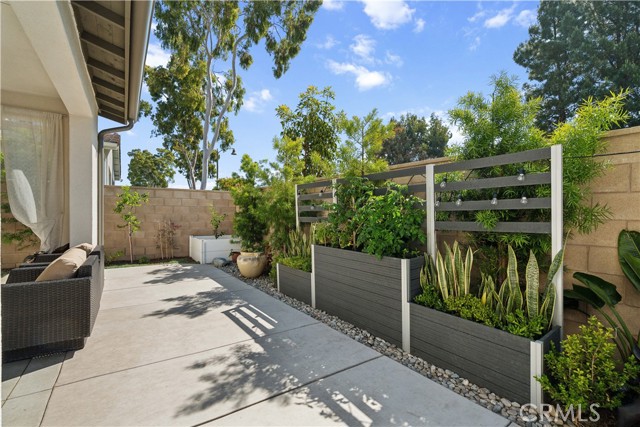 26288 Meadow Dr, San Juan Capistrano CA: https://media.crmls.org/medias/7d9bb14e-af44-4356-807a-edff83cc0a93.jpg