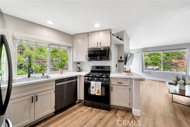 Detail Gallery Image 9 of 38 For 18940 Canyon Hill Dr., Lake Forest,  CA 92679 - 1 Beds | 1 Baths