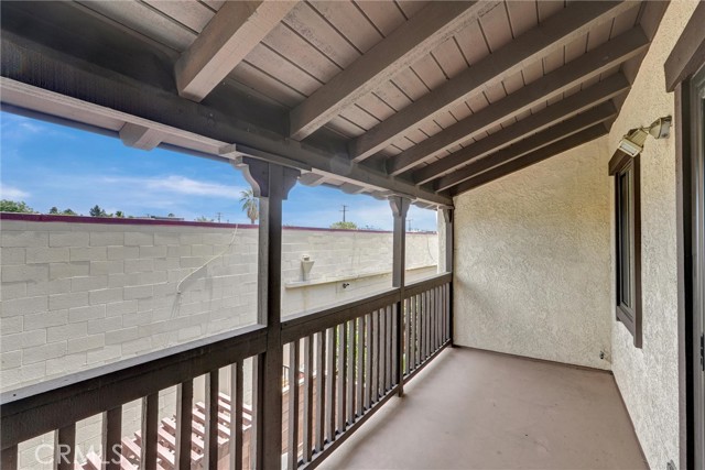 1180 Strawberry Lane, Glendora CA: https://media.crmls.org/medias/7d9cd6bf-b0e2-42b4-b72b-49f971ee9c77.jpg