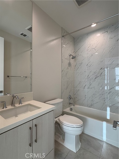 Detail Gallery Image 26 of 31 For 160 Longden, Lake Forest,  CA 92630 - 4 Beds | 4 Baths