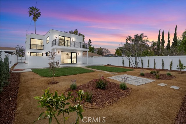 Detail Gallery Image 19 of 19 For 6830 N Lubao Ave, Winnetka,  CA 91306 - 5 Beds | 6 Baths
