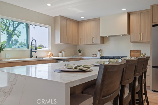 8840 Valjean Avenue, North Hills CA: https://media.crmls.org/medias/7d9cffbf-91e6-4048-9e7e-dcccc00d1ab3.jpg