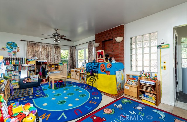 Detail Gallery Image 5 of 62 For 16040 Parthenia, North Hills,  CA 91343 - 2 Beds | 1/1 Baths