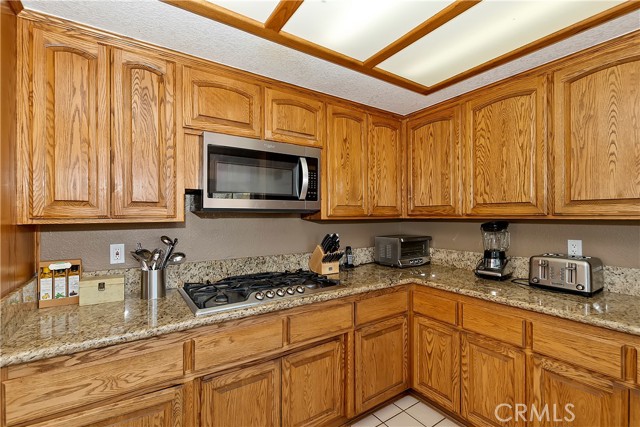 Detail Gallery Image 14 of 41 For 1242 Kayah Dr, Big Bear City,  CA 92314 - 3 Beds | 3/1 Baths