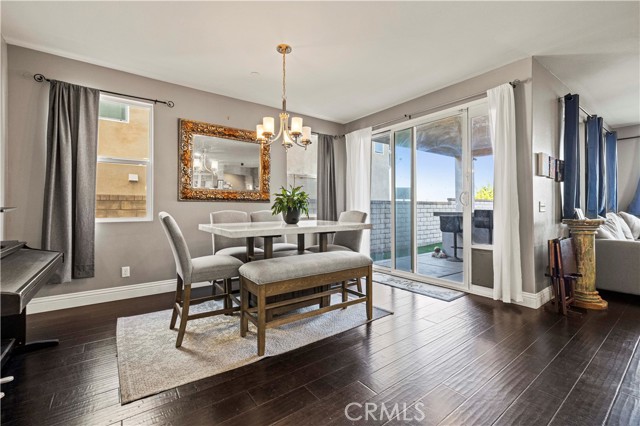 20556 Suzie Lane, Saugus CA: https://media.crmls.org/medias/7d9f2f21-62f1-4cbb-a878-9e7f52f6fde3.jpg