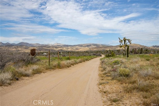 Detail Gallery Image 6 of 24 For 52550 Geronimo Trl, Pioneertown,  CA 92268 - – Beds | – Baths