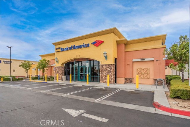 Details for 19095 Bear Valley Road, Apple Valley, CA 92308