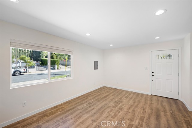 Detail Gallery Image 6 of 12 For 8240 Ellenbogen St, Sunland,  CA 91040 - 0 Beds | 1 Baths