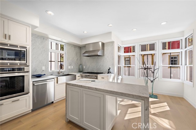 Detail Gallery Image 6 of 26 For 2534 Bungalow Pl #87,  Corona Del Mar,  CA 92625 - 3 Beds | 2/1 Baths