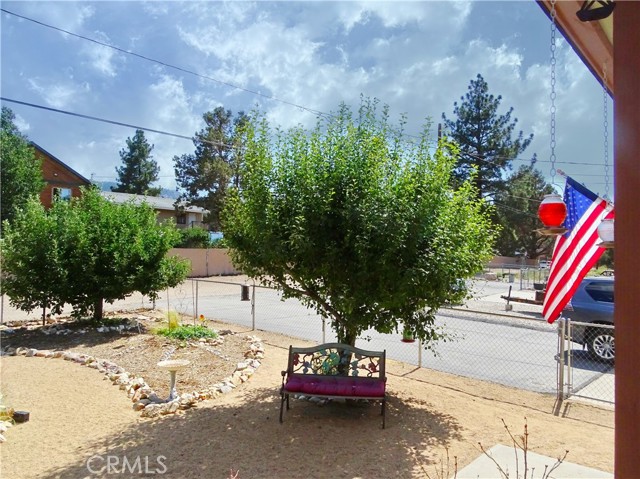 Detail Gallery Image 6 of 41 For 2097 Fox Ln, Big Bear City,  CA 92314 - 4 Beds | 3/1 Baths