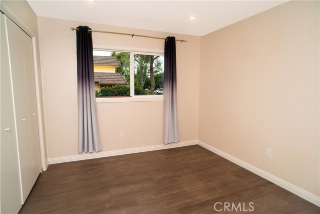 Detail Gallery Image 9 of 13 For 8556 Kelvin Ave, Winnetka,  CA 91306 - 3 Beds | 2 Baths