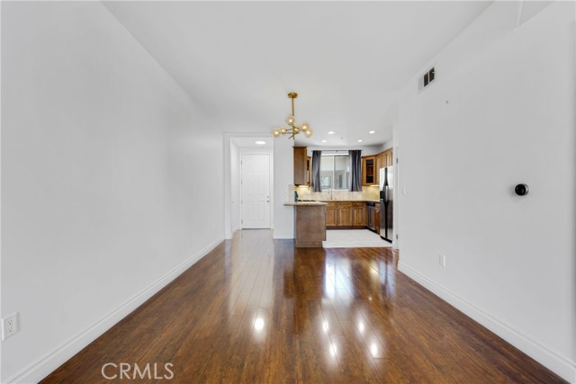 Detail Gallery Image 17 of 26 For 4724 Kester Ave #406,  Sherman Oaks,  CA 91403 - 2 Beds | 2 Baths