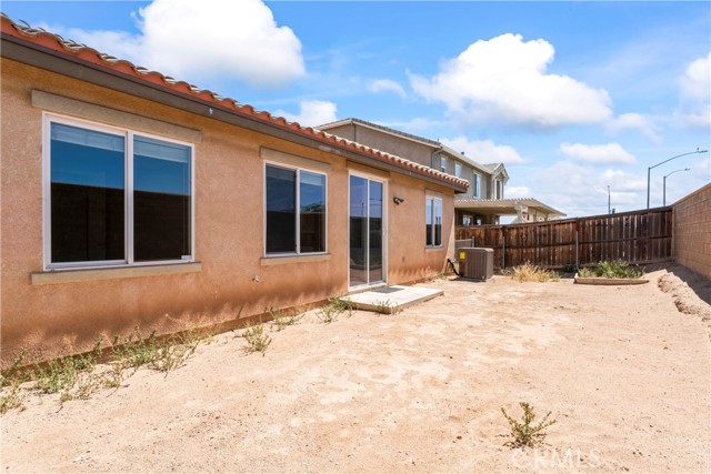 13275 Lone Pine Court, Hesperia CA: https://media.crmls.org/medias/7da31655-6a71-4504-af80-74a5aed82f37.jpg