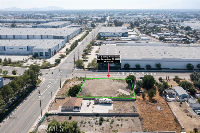 781 S Valley View Avenue, San Bernardino CA: https://media.crmls.org/medias/7da46040-16af-403e-b86d-6458105dee67.jpg