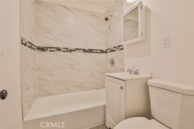 10955 S Spring Street, Los Angeles CA: https://media.crmls.org/medias/7da4768f-88f8-4d95-be7e-ad5d38fbfb68.jpg