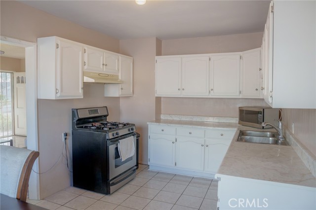 Detail Gallery Image 6 of 17 For 2547 Bloomdale, Duarte,  CA 91010 - 4 Beds | 2 Baths