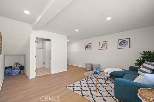 Detail Gallery Image 46 of 60 For 204 N Prospect #B,  Redondo Beach,  CA 90277 - 4 Beds | 3 Baths