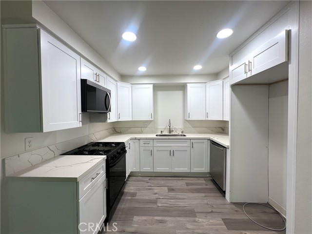 Detail Gallery Image 5 of 18 For 2502 Manhattan Beach Bld #10,  Gardena,  CA 90249 - 2 Beds | 1 Baths