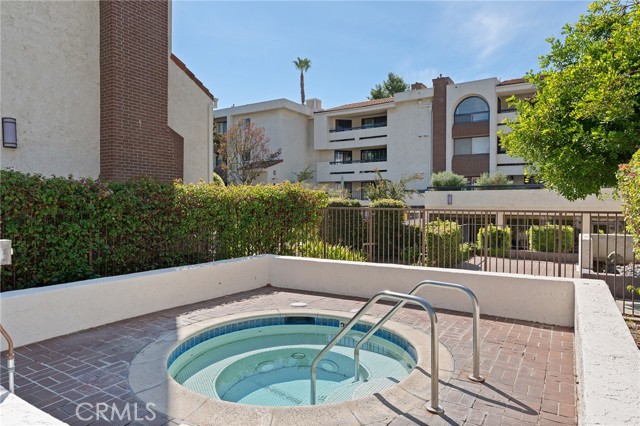 21650 Burbank, 203 photo 23