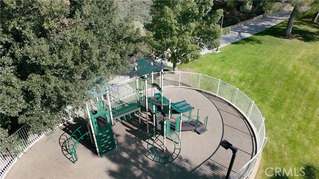 Detail Gallery Image 28 of 28 For 27503 Wellsley Way, Valencia,  CA 91354 - 4 Beds | 3 Baths