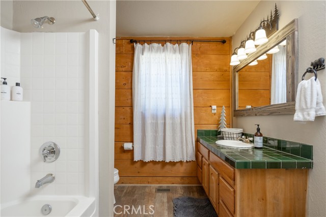 42816 Monterey Street, Big Bear Lake CA: https://media.crmls.org/medias/7da86a2b-577d-4457-8c77-10b03ce587ad.jpg