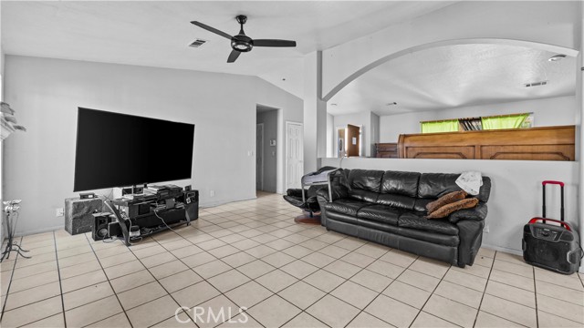 Detail Gallery Image 12 of 39 For 15070 Maricopa Rd, Victorville,  CA 92392 - 3 Beds | 2 Baths