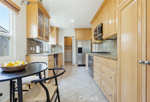 Detail Gallery Image 18 of 44 For 13036 Magnolia, Sherman Oaks,  CA 91423 - 3 Beds | 2 Baths