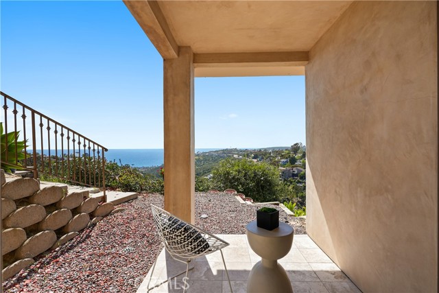 2516 Temple Hills Drive, Laguna Beach CA: https://media.crmls.org/medias/7da9aced-c5b8-4a5e-b3bc-710c76568e9b.jpg