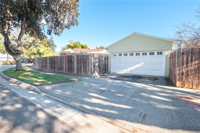 Detail Gallery Image 5 of 34 For 2422 N Forest, Santa Ana,  CA 92706 - 4 Beds | 1 Baths