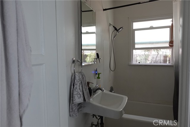 Detail Gallery Image 11 of 16 For 17620 Tribune St, Granada Hills,  CA 91344 - 2 Beds | 1 Baths