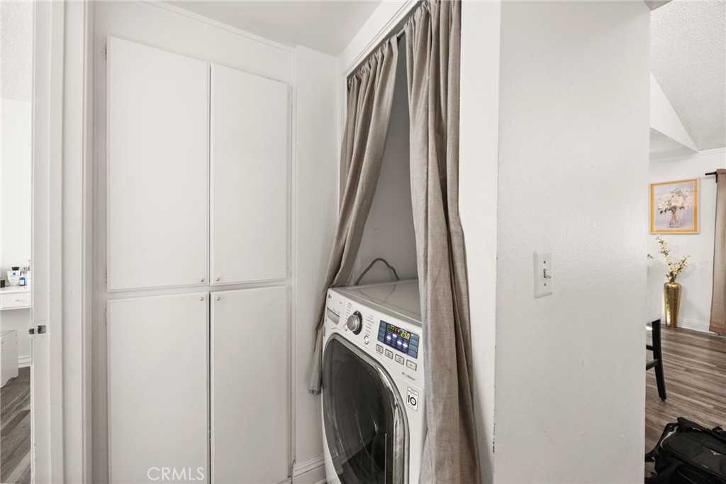 https://media.crmls.org/medias/7dab8aa1-4ae4-49e9-9a47-1b1b65666064.jpg?preset=X-Large