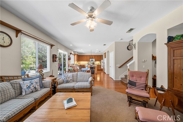 Detail Gallery Image 20 of 68 For 22262 Trinity Pl, Saugus,  CA 91390 - 5 Beds | 3 Baths