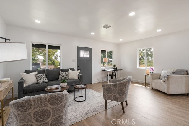 Detail Gallery Image 8 of 41 For 26613 Leesdale Ave, Harbor City,  CA 90710 - 2 Beds | 2 Baths