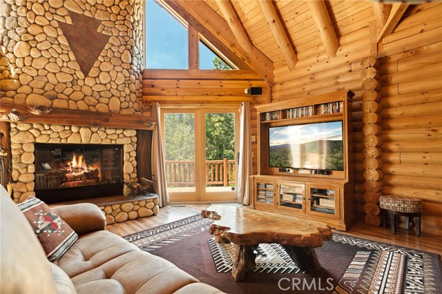27492 Cedarwood Court, Lake Arrowhead CA: https://media.crmls.org/medias/7dac549c-af39-4bde-9006-57f9aba62516.jpg