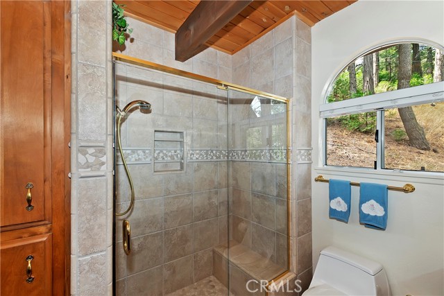 Detail Gallery Image 20 of 47 For 24571 S Albrun Dr, Crestline,  CA 92325 - 4 Beds | 3 Baths