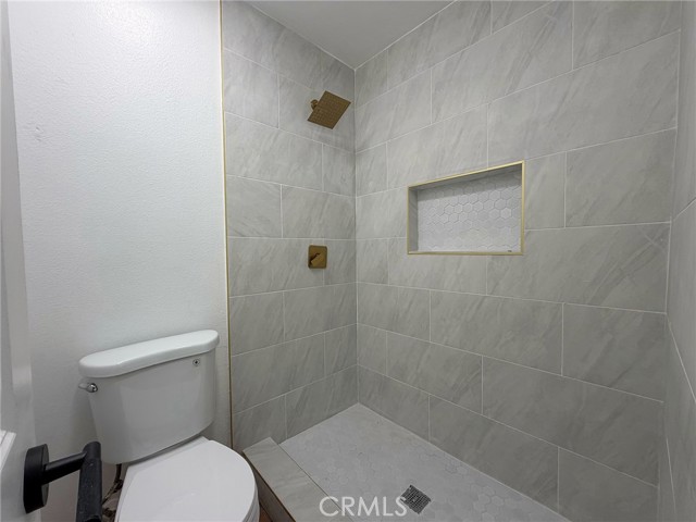 949 Oak Glen Ln, Colton, CA 92324 photo 15