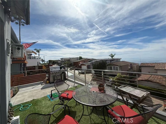 Detail Gallery Image 12 of 29 For 988 Acapulco, Laguna Beach,  CA 92651 - 4 Beds | 3/1 Baths