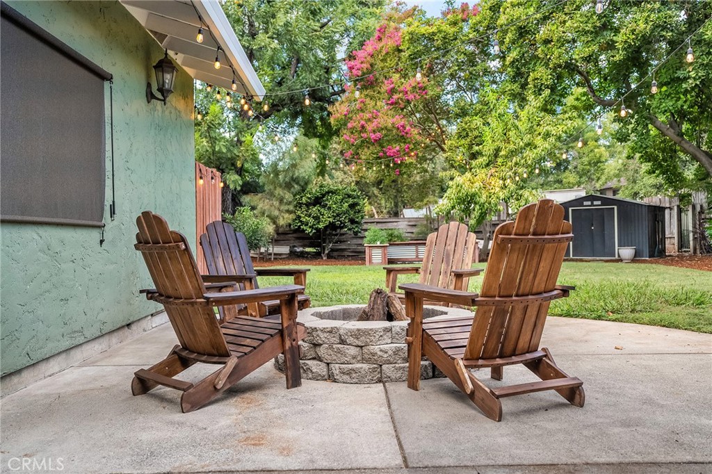https://media.crmls.org/medias/7dad28db-2bd5-4cfe-8ce5-5a025f6efa55.jpg?preset=X-Large